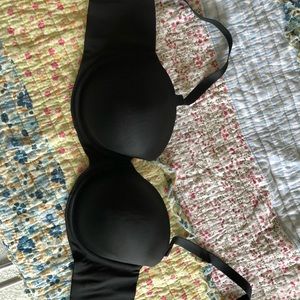 Cacique bra, black convertible strapless in size 42DD